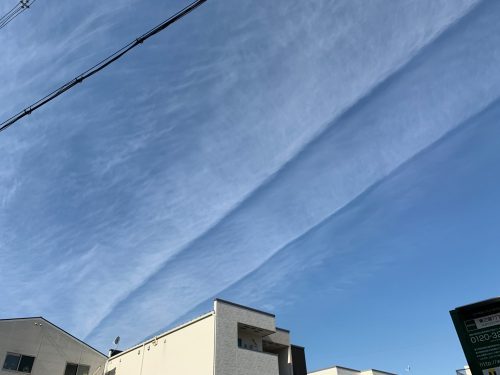 糸引く雲